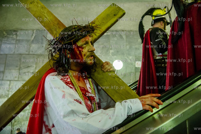 Wielki Piatek. Misterium Meki Panskiej na ulicach Gdanska.
25.03.2016
fot....