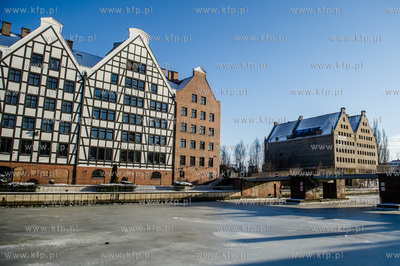 Gdańsk. Mroźny, słoneczny, zimowy dzień. Minusowe...