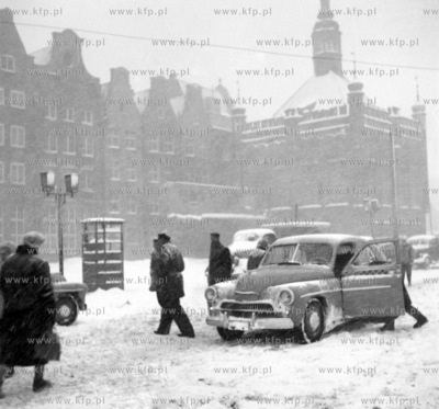 Zima w Gdansku na Targu Weglowym. 0003379 1961 Fot....