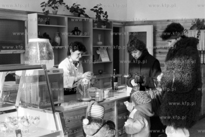 Pijalnia soków w pawilonie usługowo-handlowym przy...