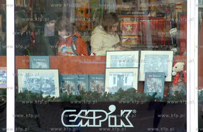 Ksiegarnia Empik w Gdyni przy ulicy Swietojanskiej
07.12.2006
Fot....