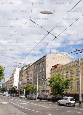 Sterowiec Skyship 600 reklamujacy portal Allegro.pl...