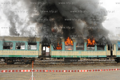 Wspolne cwiczenia antyterorystow, policji, strazy granicznej...