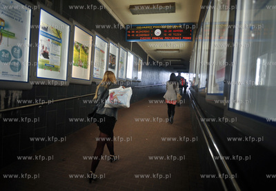 Przygotowywany do remontu Dworzec PKP Gdynia Glowna...