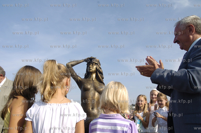 Ustka
Na molo wschodnim w Ustce odslonieto pomnik...