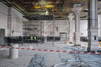 Podczas prac remontowych dawnej sali restauracyjnej...