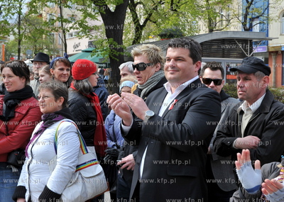 Sopot Ulica Artystow 2011. Performance patriotyczny...
