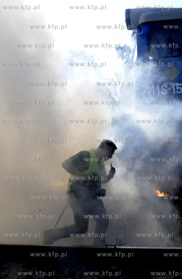 Kwidzyn. Cwiczenia sluzb ratowniczych. Wypadek kolejowy...