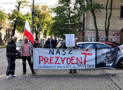 Pogrzeb Anny Walentynowicz. Nabozenstwo w kosciele...