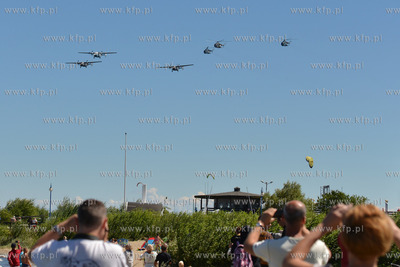 Festyn rodzinny w Pucku z okazji swieta lotnictwa morskiego....