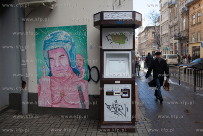 6.12.2013 Lwow, Ukraina NZ Plakat z Janukowyczem i...