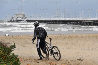 Sopot. Zatoka Gdanska. Sztorm. 05.10.2016 fot. Jerzy...