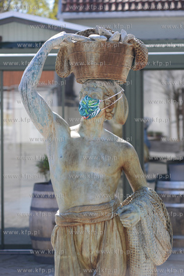 Sobota 25 kwietnia 2020 roku w Sopocie, godziny przedpołudniowe...