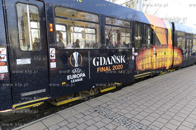 Gdańsk. Hucisko. Tramwaj z nadrukami Finału w Gdański...