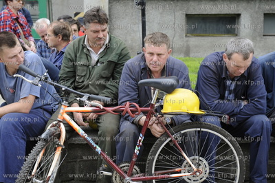 Protest stoczniowcow ze Stoczni Gdynia w związku z...