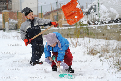 Pierwszy porzadny snieg w Gdansku. Dzieciaki dlugo...