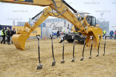 Oficjalne rozpoczecie budowy nowego terminalu, plyty...