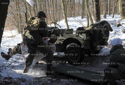 Rekonstrukcja bitwy w Ardenach przygotowana przez Muzeum...