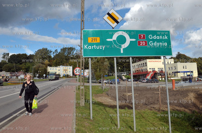 Zukowo. Ul. Koscierska. 28.09.2012 Fot. Maciej Kosycarz...