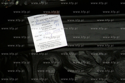 Do siedziby metropolity gdanskiego abp Tadeusza Goclowskiego...