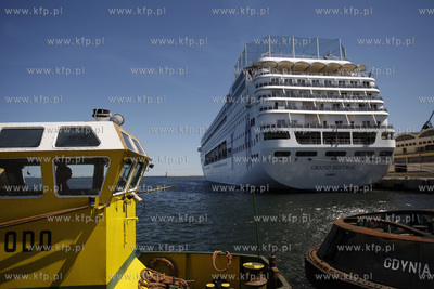 Gdynia. Wycieczkowiec Grand Mistral w gdynskim porcie....