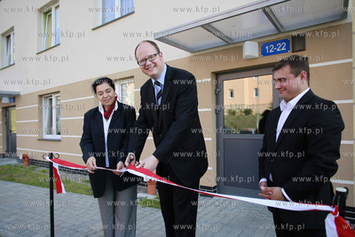 Uroczyste przekazanie do użytku 125 mieszkań wybudowanych...