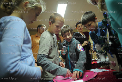 Modziezowy Dom Kultury w Sopocie. Wrozby andrzejkowe.
30.11.2011
fot....