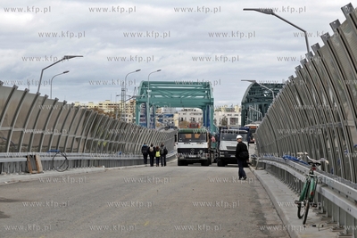Proby obciazeniowe na estakadzie nad al. Grunwaldzka....