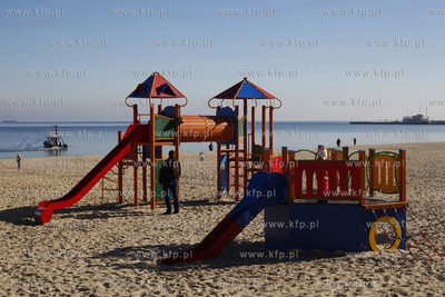 Sopot. Plac zabaw na plazy polnocnej.
14.10.2013
fot....