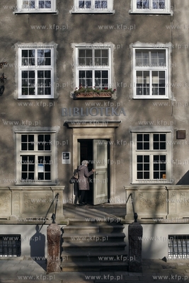 Gdansk. Sw. Ducha.  Otwarcie Biblioteki pod Zolwiem...