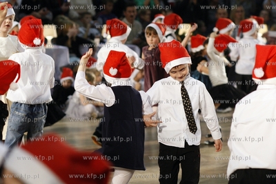 Gimnazjumnr 2 w Zukowie. Konkurs tanca towarzyskiego....