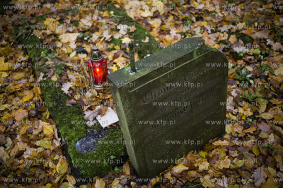 Dzień Wszystkich Świętych. Cmentarz ewangelicki...