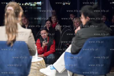 Spotkanie "Wojna obok nas. Historie odwagi, krzywdy,...