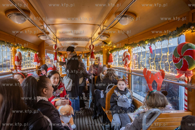 Mikołajkowy tramwaj na gdańskich torach. 06.12.2025...