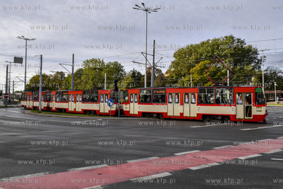 Potrójny skład wagonów konstal 105N na Hucisku w...