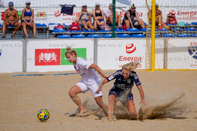 Rozgrywki piłki plażowej na Stadionie Letnim na plaży...