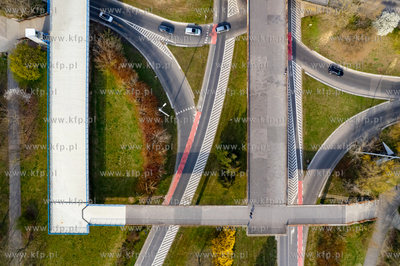 Kładka na Zaspie, łacząca Młyniec i Rozstaje, wznosząca...