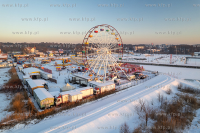 Zima na Mierzei Wiślanej. Wesołe miasteczko w Krynicy...