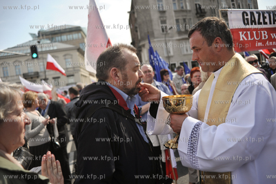 Marsz w obronie telewizji TV Trwam w Warszawie zorganizowany...