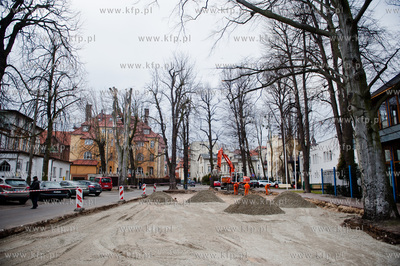 Sopot. Wymiana nawierzchni na parkingu przed Sopockimi...