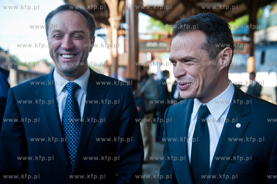 Gdansk. Peron Dworca Glownego PKP. Briefing  prasowy...