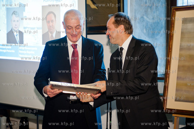 Gdansk. Ratusz Glownego Miasta. Uroczystosc wreczenia...