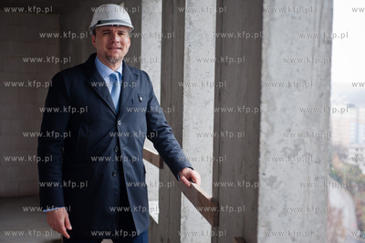 Gdynia. Uroczystosc zawieszenia wiechy na apartamentowcu...