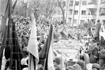 Szczecin tuz po zakonczeniu II wojny swiatowej. Marszałek...