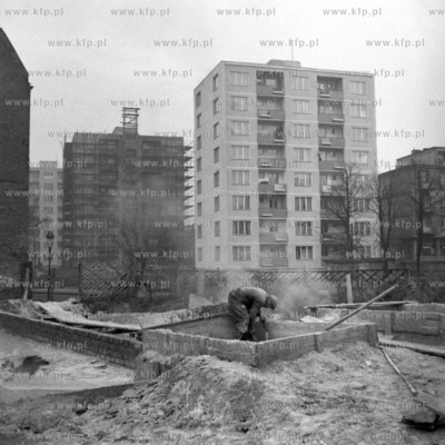 Na budowie osiedla mieszkaniowego. 
1971
0007449z_1971
Fot....