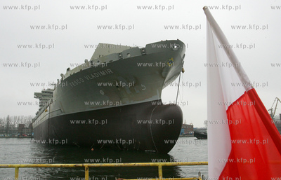 W stoczni Szczecinskiej Nowa odbylo sie ostatnie wodowanie...