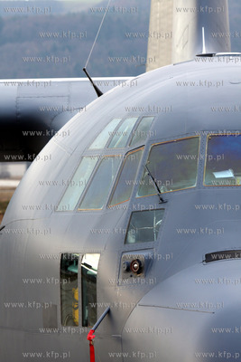 Ramstein, Niemcy. Pierwszy transportowy C-130E Hercules....