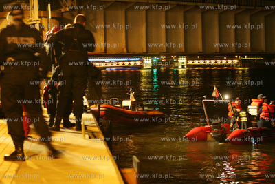 Szczecin. Okolo godz 00.20 samochod osobowy marki BMW...