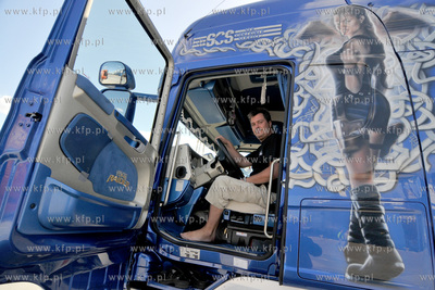 Promem linii FINNLINES przyplynely do gdynskiego portu...