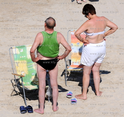 Gorace klimaty na plazy w Kolobrzegu.
11.07.2010
fot....